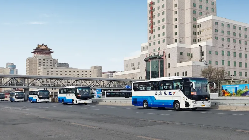 北汽集團(tuán)連續(xù)21年護(hù)航全國(guó)兩會(huì) 38輛品質(zhì)車(chē)型“上會(huì)”