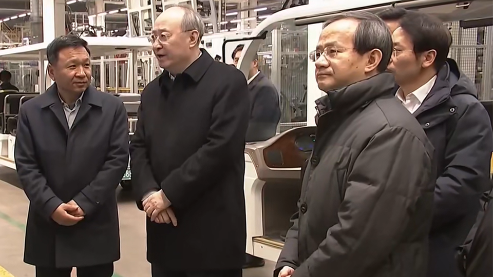 市委書(shū)記尹力、市長(zhǎng)殷勇調(diào)研北汽：發(fā)揮龍頭企業(yè)引領(lǐng)作用